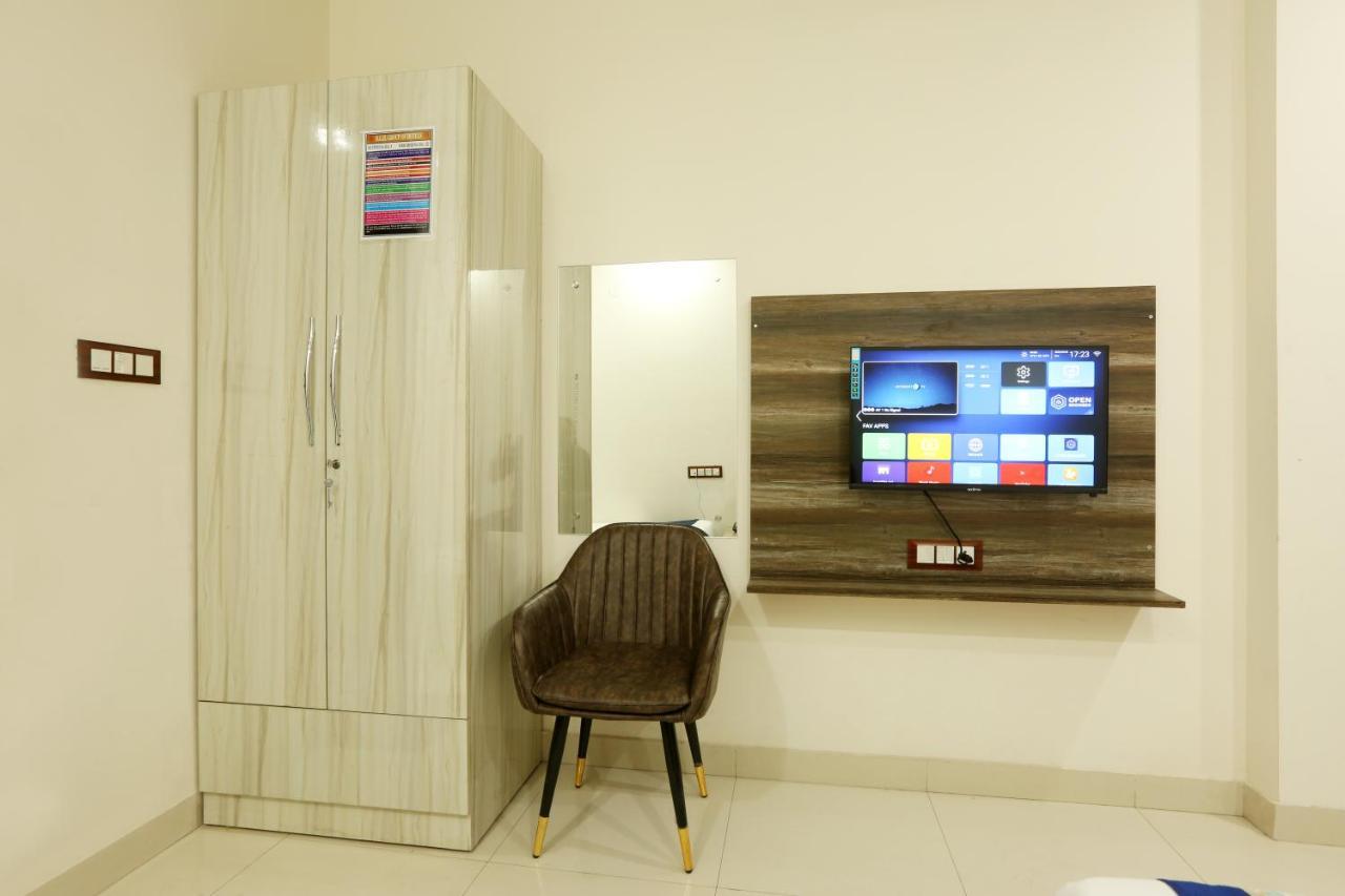 Hotel Red Velvet At Delhi Airport New Delhi Exterior photo
